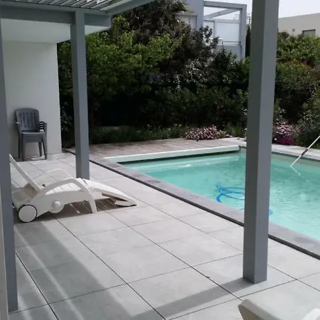 Avec Piscine