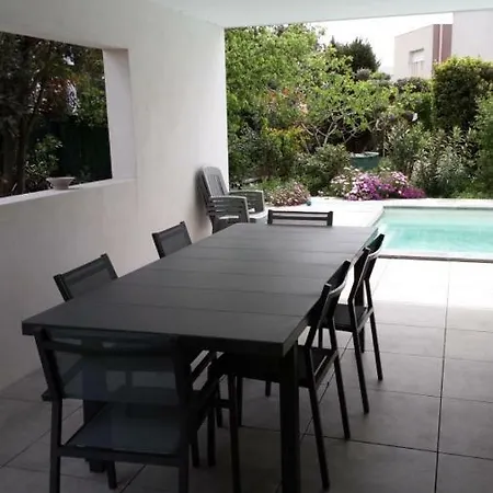 Avec Piscine