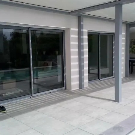 Avec Piscine Villa